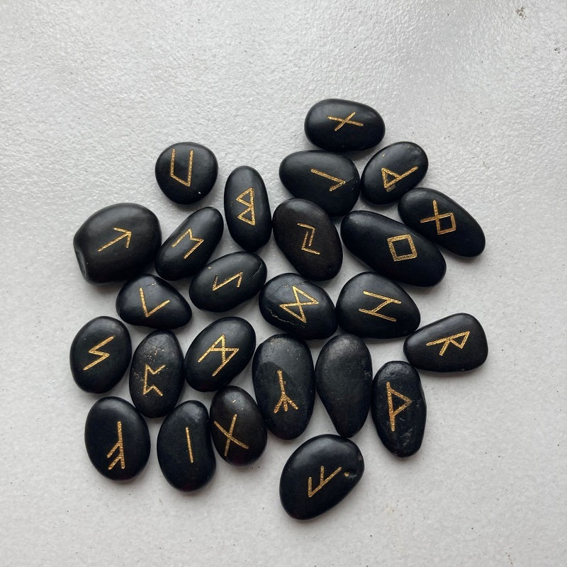 Lu Enshi Nordic Viking Gilding Runes Natural Riverstones