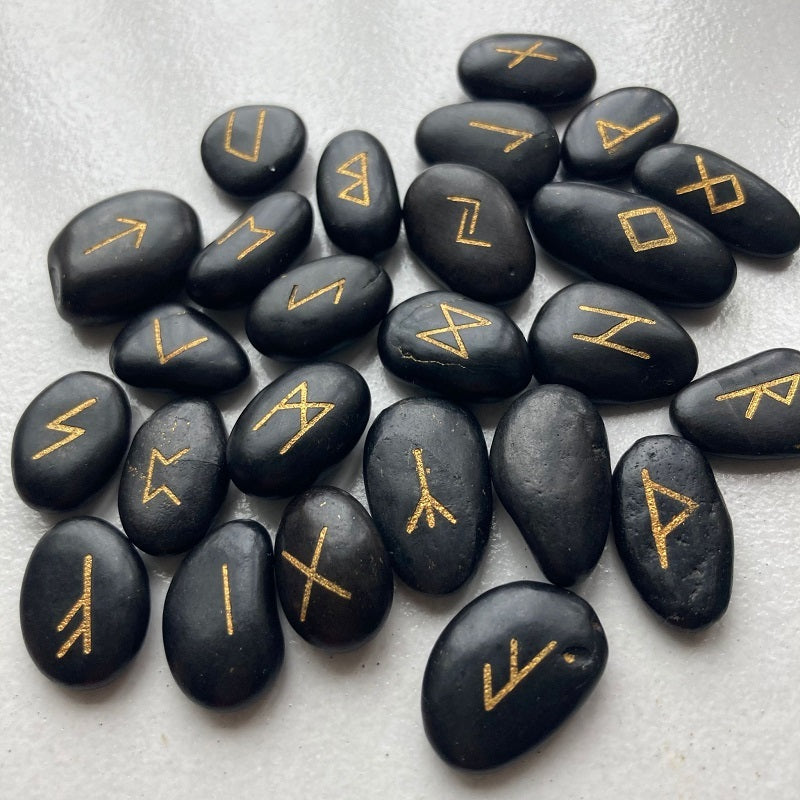 Lu Enshi Nordic Viking Gilding Runes Natural Riverstones